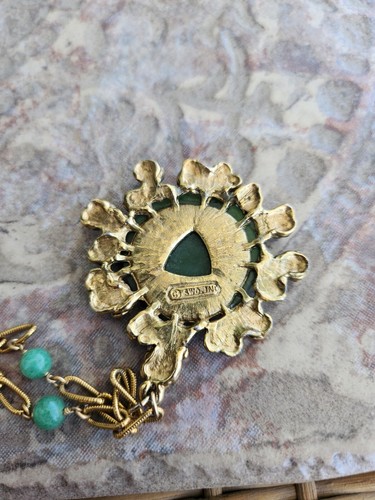 Rare McM Vintage Signed Swoboda Carved Face/Sun Jade Necklace - Picture 4 of 5