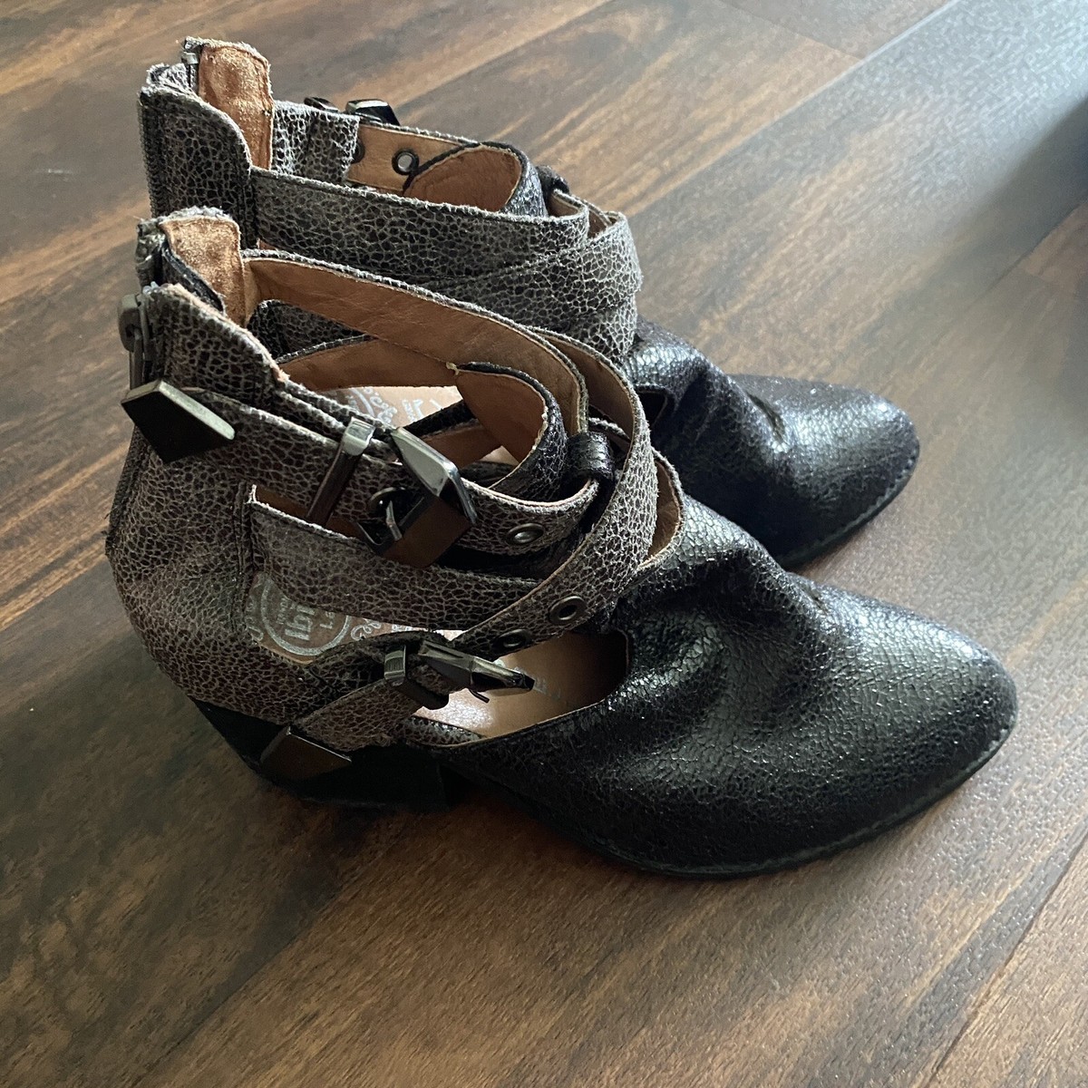 Everly-PL by Jeffrey Campbell Boots Western Ankle Black Metallic