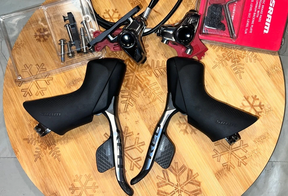 Cambios/palancas hidráulicas electrónicas de 12 velocidades SRAM Red AXS HRD D1 465 excelente estado Foto 2 de 4