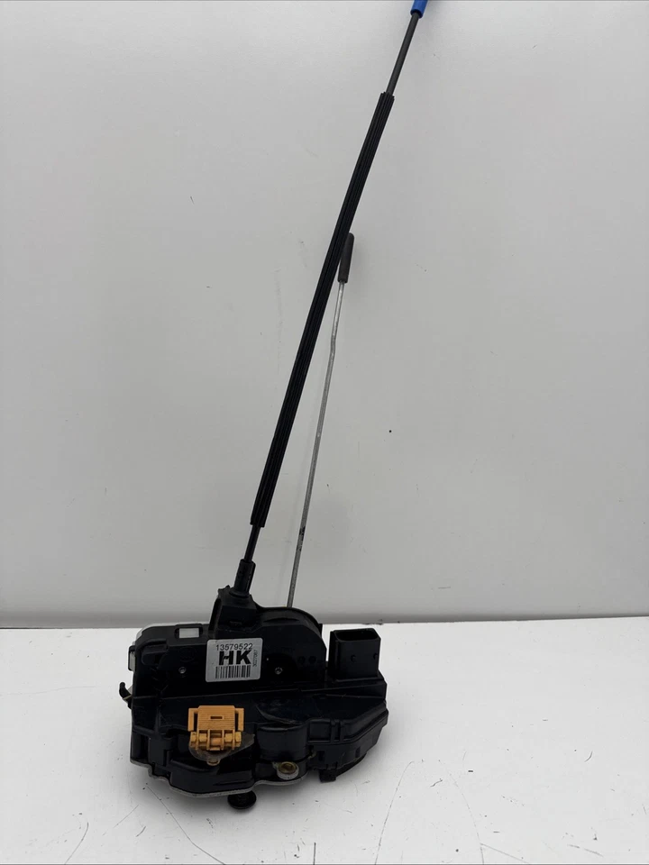 Chevrolet Trax 2013-2020 actuador de bloqueo de pestillo de puerta delantera izquierda izquierda izquierda 13579522 OEM Foto 2 de 4