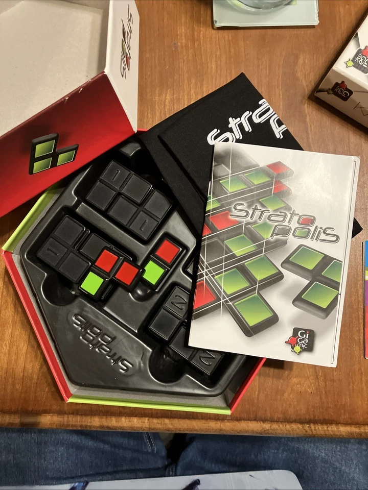 stratos polis de giga m!c Foto 3 de 3