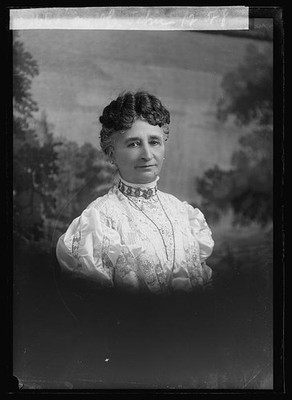 Photo:Mrs O.C. Sahir Portrait Woman 1905 1909