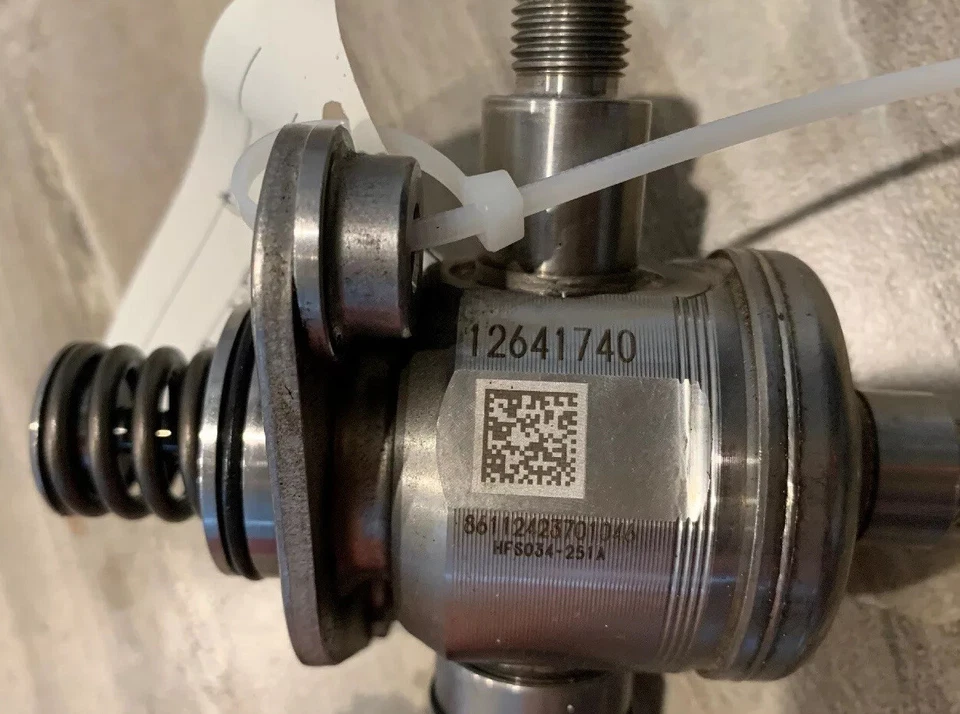 Bomba de combustible de alta presión ACDELCO para Buick Cadillac Chevrolet 3,6 L 3,0 L 12641740 Foto 2 de 3