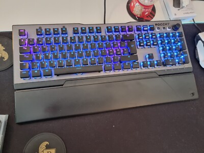 Roccat Vulcan 120 AIMO RGB Gaming Tastatur QWERTZ
