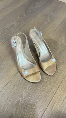 Stuart Weitzman Gold ungewöhnlicher Absatz Slingback offene Zehenpartie Heels Größe US 8,5 UK 6,5