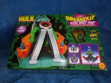The Incredible Hulk Break-Out Steel Body Trap Toy Biz 1997 NIOB tested 100%