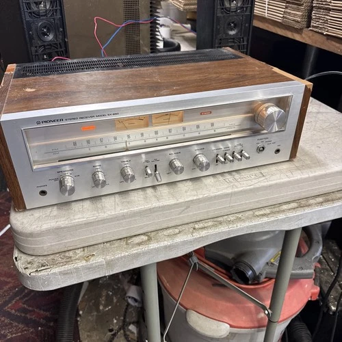 Vintage PIONEER SX 650 AM/FM STEREO RECEIVER, works- needs service