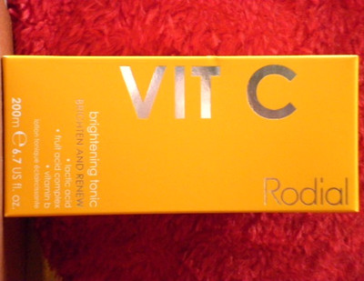 RODIAL VIT C BRIGHTENING TONIC FACE 200ml UVP 40£ NEU BOX VEGAN PEELING TONER