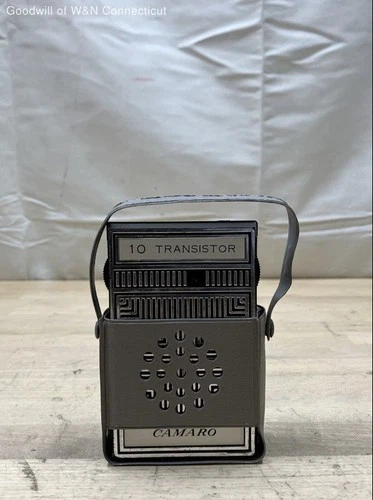 Vintage Camaro 10 Transistor Portable AM Pocket Radio Silver Face with Case