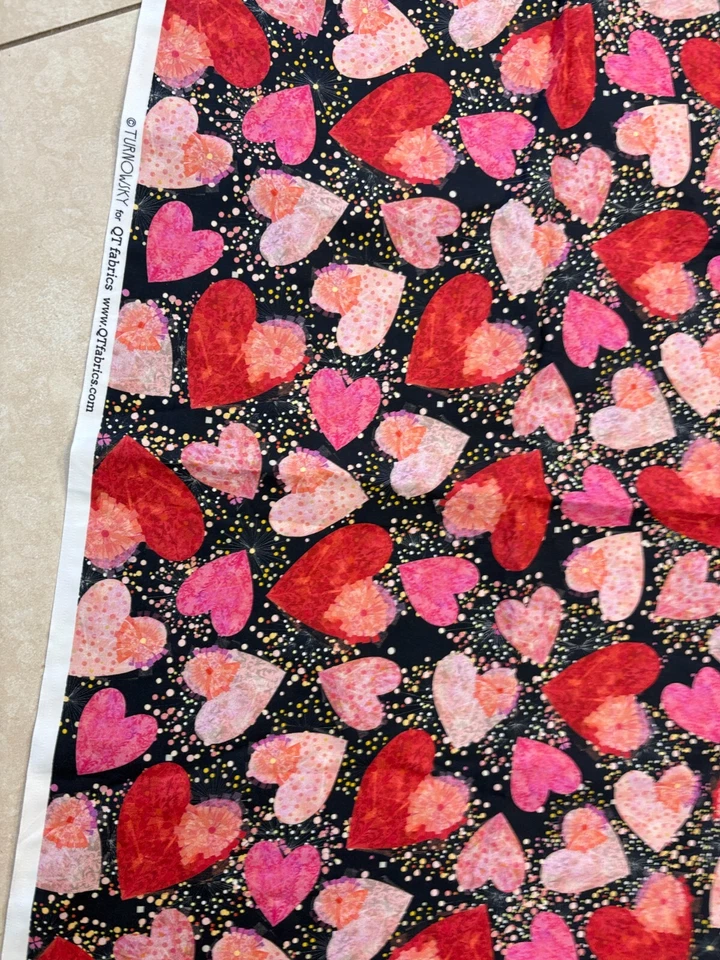 Quilting Treasures Turnowsky All My Love Hearts Confeti en Negro 36x32" más un Foto 2 de 2