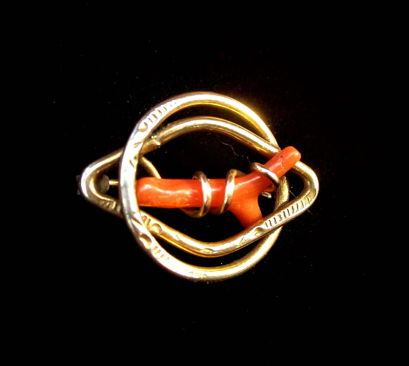 SMALL ANTIQUE VICTORIAN GF KNOT BROOCH WITH CORAL… - image 1