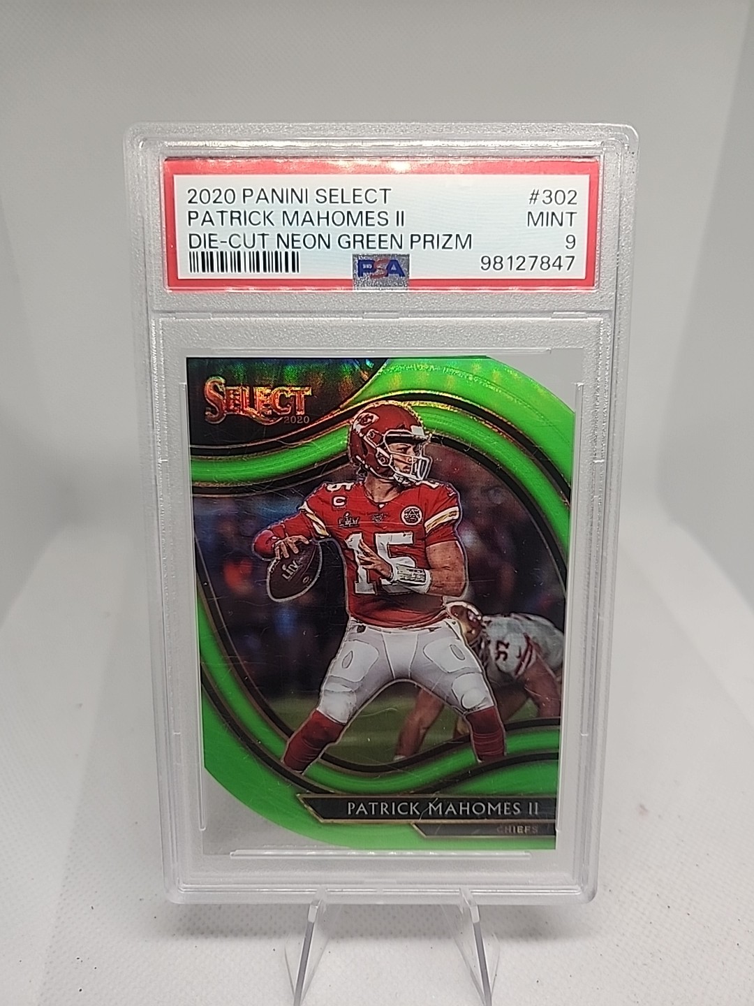 PATRICK MAHOMES II 2020 SELECT 302 NEON GREEN DIE-CUT PRIZM PSA 9 MINT