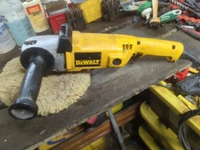 Dewalt Dw847 7in Variable Speed Polisher