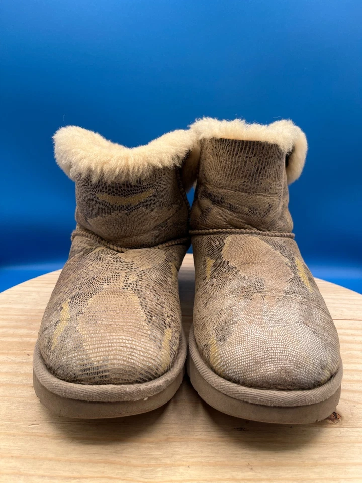 UGG мини Bailey бант снег ботинки женщин Sz 10/EU41 бежевый змея печати овчины - Изображение 4 из 4