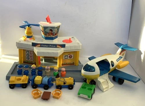 Vintage Fisher Price Little People 1983-84 #933 Play Family Jetport Airport VGUC
