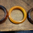 LOT OF 3 VINTAGE BAKELITE BANGELS THICK DIAMOND CUT VG — photo 6