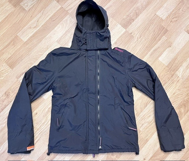 SUPERDRY Women's The Windcheater Black Pink size L