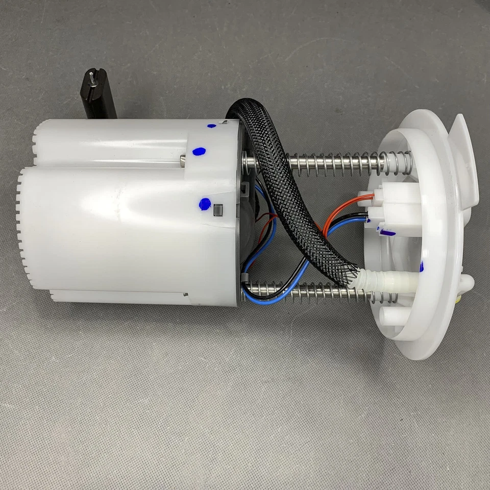 Bomba de combustible GENUINA Bosch 66031 para Ford Fiesta Chevrolet Suburban GMC 2005-2013 Foto 3 de 4