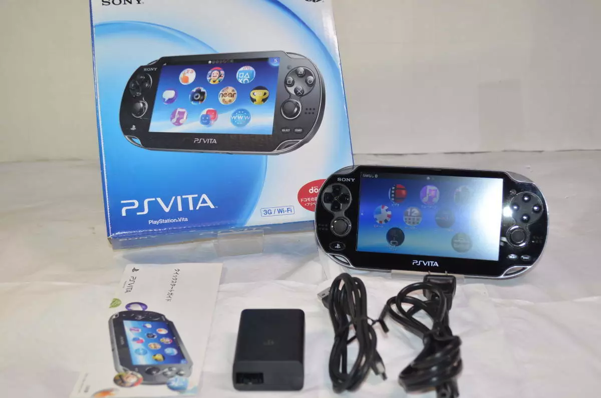 Playstation vita 3G/Wi-Fi model CRISTAL BLACK PCH-1100 AA01 PS vita game JP