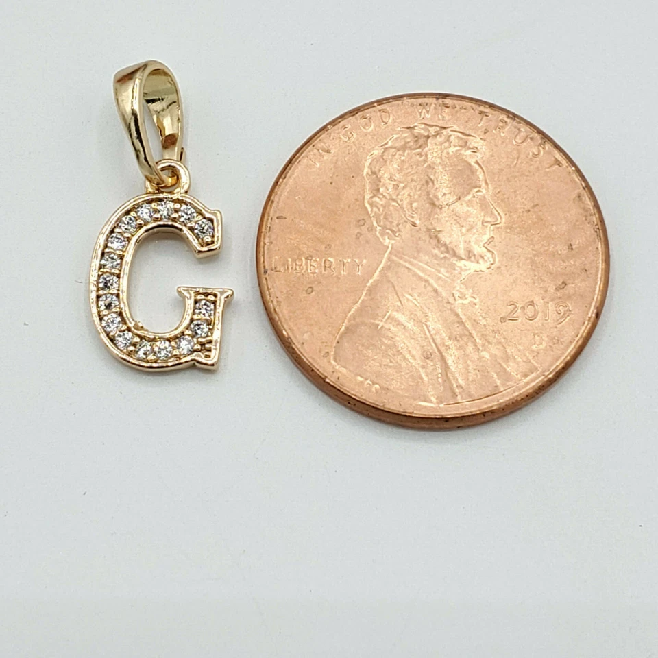 18K Gold Plated Initial Letter Name Pendant Necklace with Chain. Oro Laminado.  - Image 3 of 4