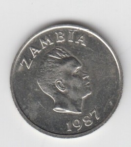 Zambia 1987. 5 Ngwee. Kenneth Kaunda. Turbina Corymbosa a type of Morning Glory