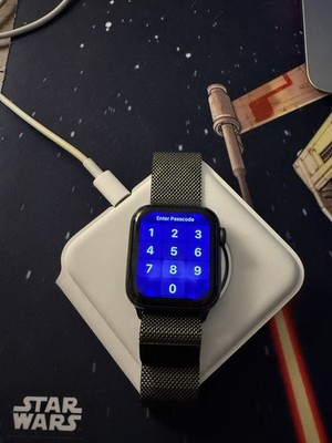 Apple Watch Series 6 44mm Case with Milanese Loop - Graphite