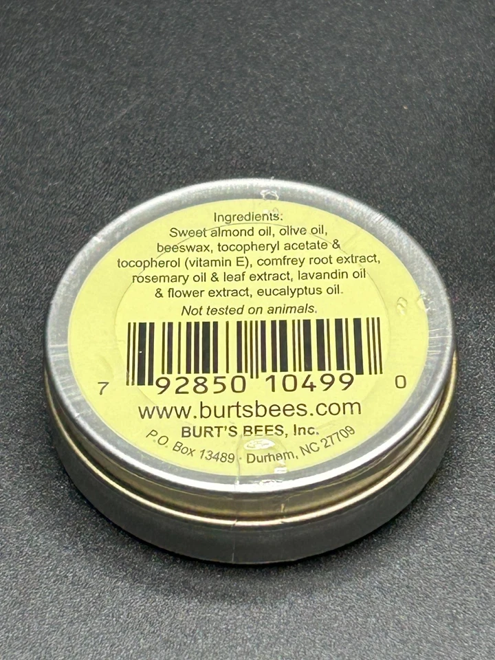 Loción para pies de menta Burt's Bees .47 fl oz + ungüento para manos .3 OZ + crema para cutículas Foto 3 de 4