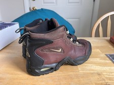Vintage Nike ACG Women s Hiking Boots Brown Suede Leather Black Size 8 980406