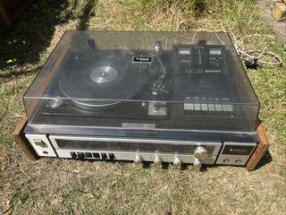 Sanyo Retro Vintage Vinyl Tape And Radio Player