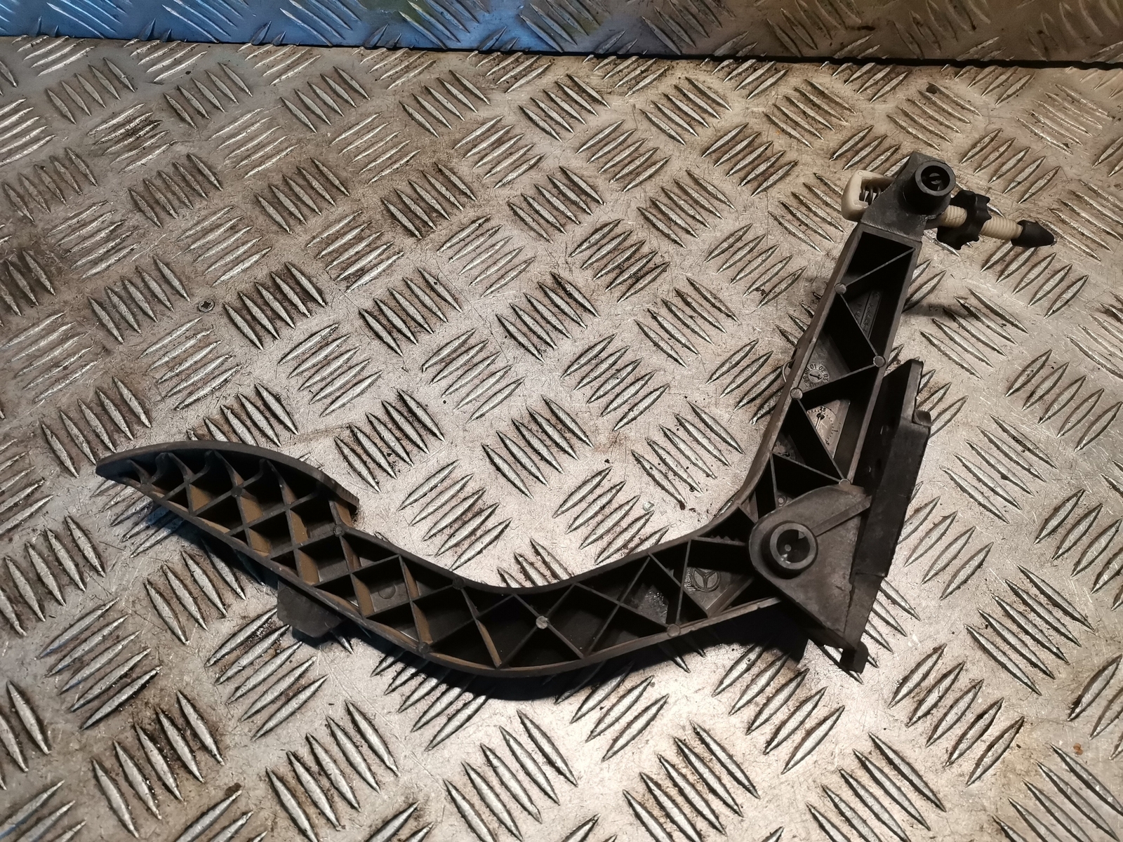 Accelerator Gas Pedal 1633000704 MERCEDES BENZ Ml320 2000 00 for  