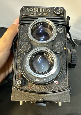 Yashica Mat 124 G TLR Medium Format Film Camera w/ 80mm Lens 124G