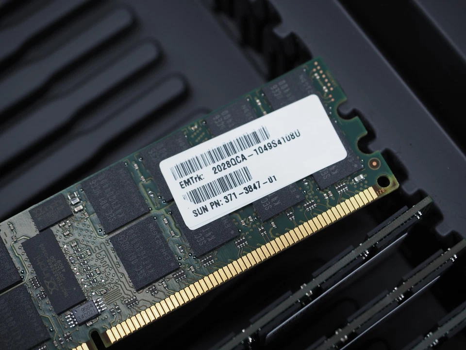 Samsung 4 GB SIMM 667 MHz DDR2 Memory (M393T5160QZA-CE6) - Image 3 of 3