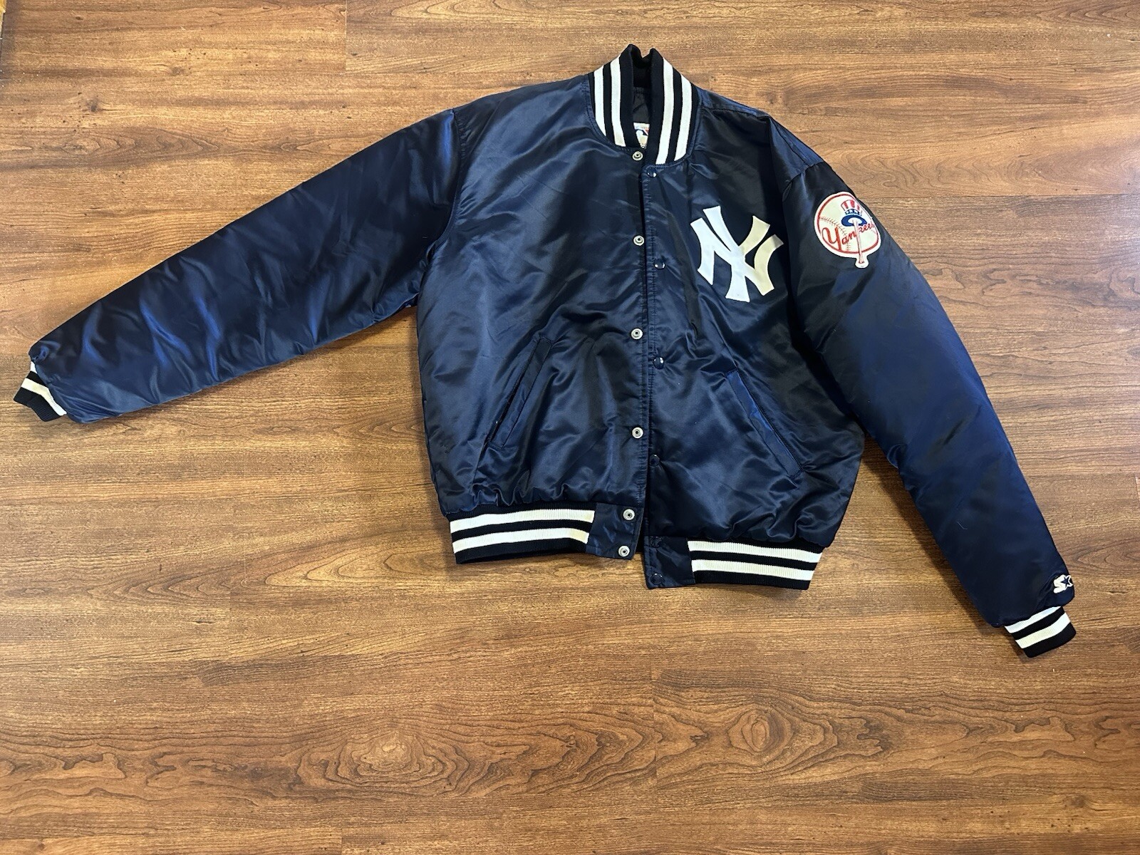 Vintage Starter New York Yankees Jacket Satin Bomber Size XL GREAT CONDITION