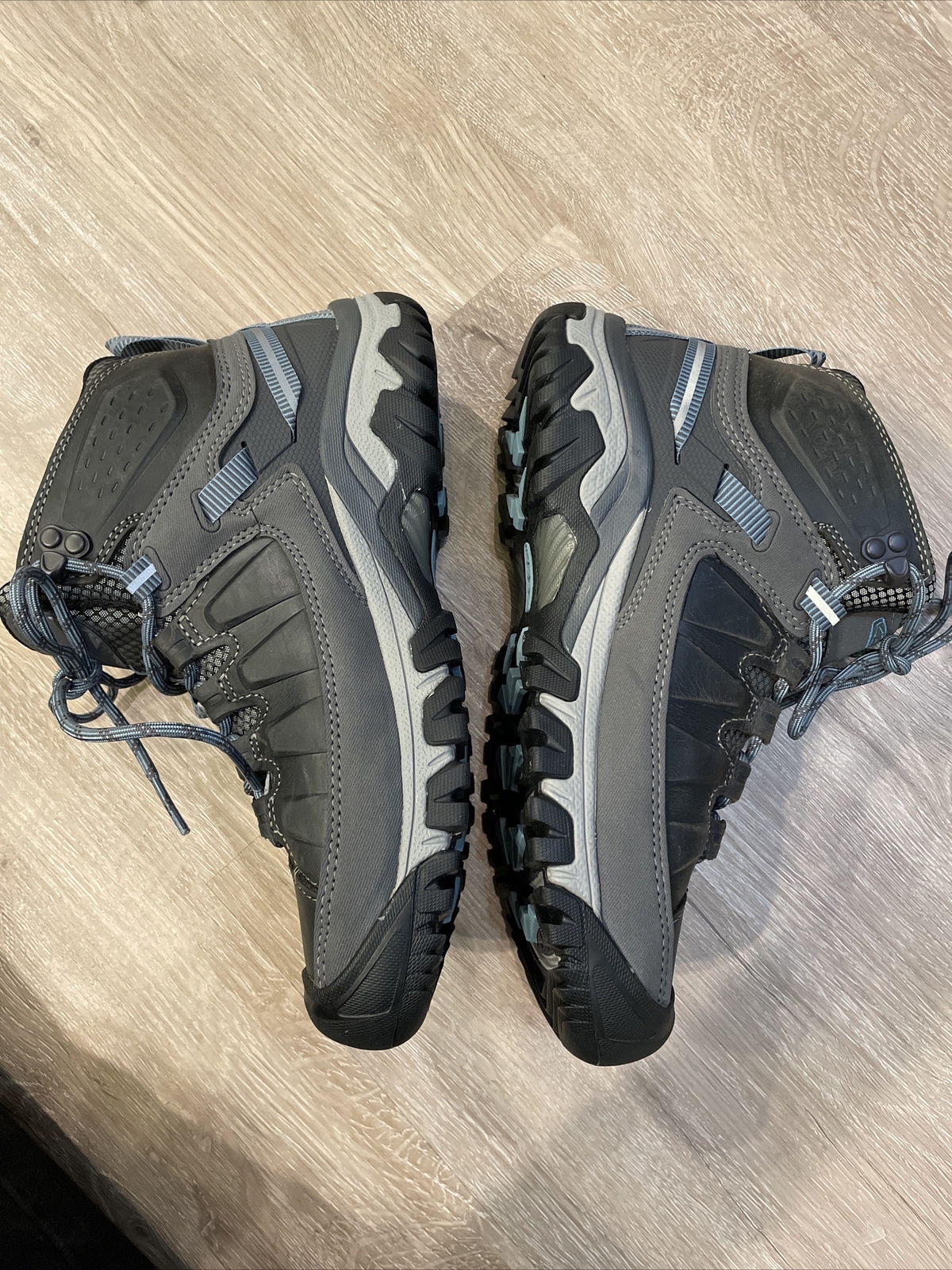 KEEN Targhee III Stivali da trekking medi impermeabili Donna 7 5 (38 euro) Nuovi con scatola