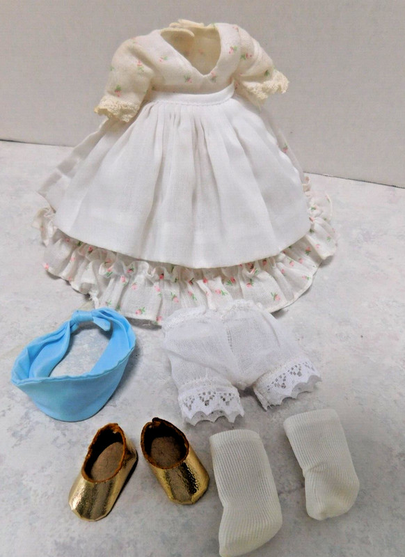 Madame Alexander 8” Doll Outfit, Argentina Complete Outfit Only.