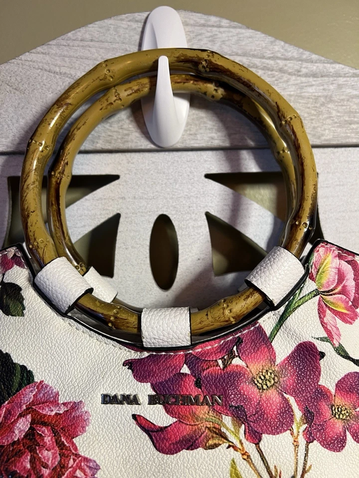Bolsa Dana Buchman branca com estampa de flores bambu Handel - Imagem 4 de 4