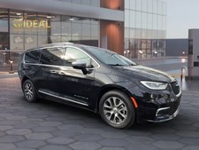 2021 Chrysler Pacifica Pinnacle Van 4D
