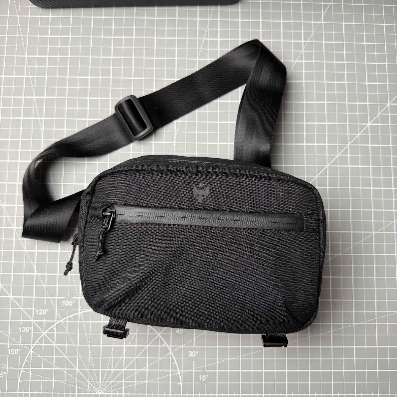 Clever Supply Co Sidekick Pro 2L Camera Sling / Waist Bag Bl