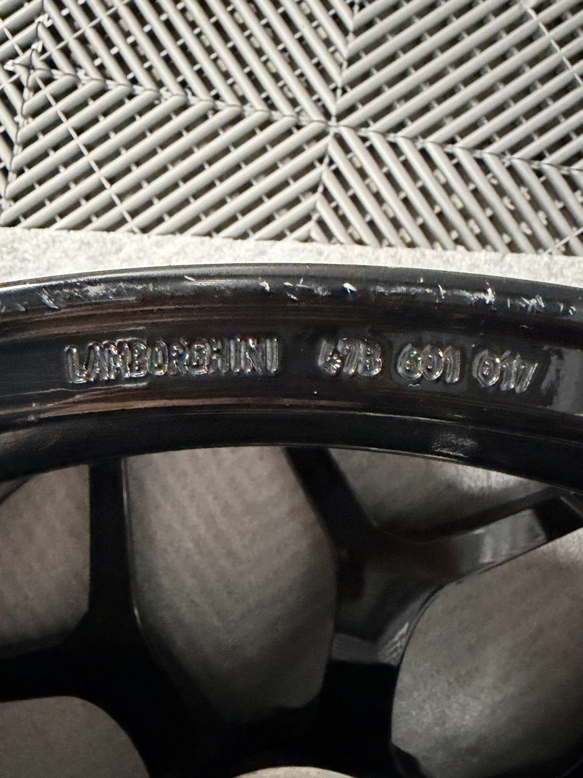 Lamborghini Revuelto Front Wheel P/N 47B601017