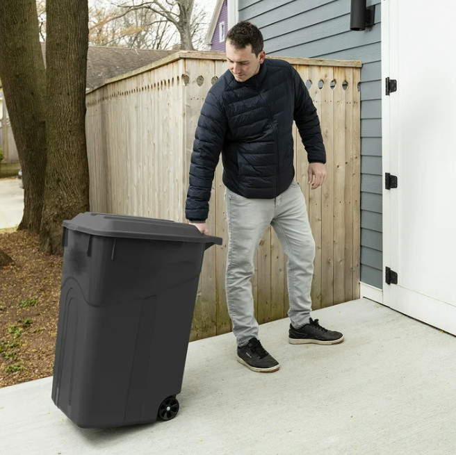 (2 pack) Hyper Tough 45 Gallon Wheeled Heavy Duty Plastic Garbage Can, Attached