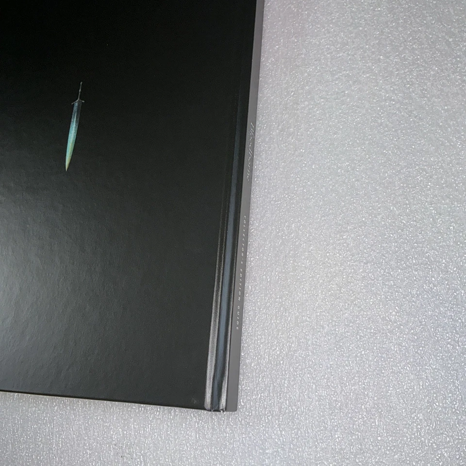 Bloodborne The Old Hunters Collector's Edition Guide by Future Press VGC RARE - Image 4 of 4