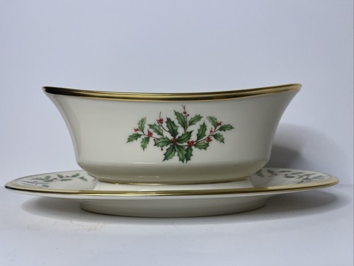 LENOX Holiday Gravy Boat Attached Underplate Holiday Holly Made in USA 24K Gold - Picture 1 of 9