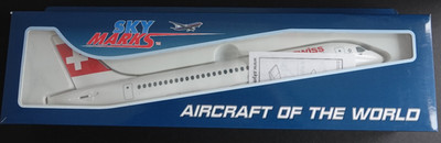 Modellflugzeuge 1:100 Snap Fit Sky Marks  Bombardier CS100 Swiss