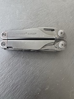 Leatherman Surge negro