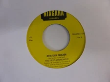 THE FIRST AMENDMENT ONE DAY NEARER 2002 NIAGARA GRADES  8 / 10 