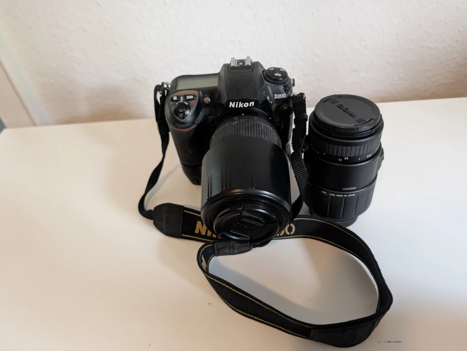 Nikon D200 10.2MP Digitalkamera, Schwarz - Bild 1 von 3