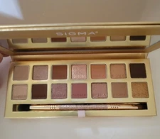 Sigma Beauty Ambiance Eyeshadow Palette With Dual-Ended Brush- BRAND NEW!