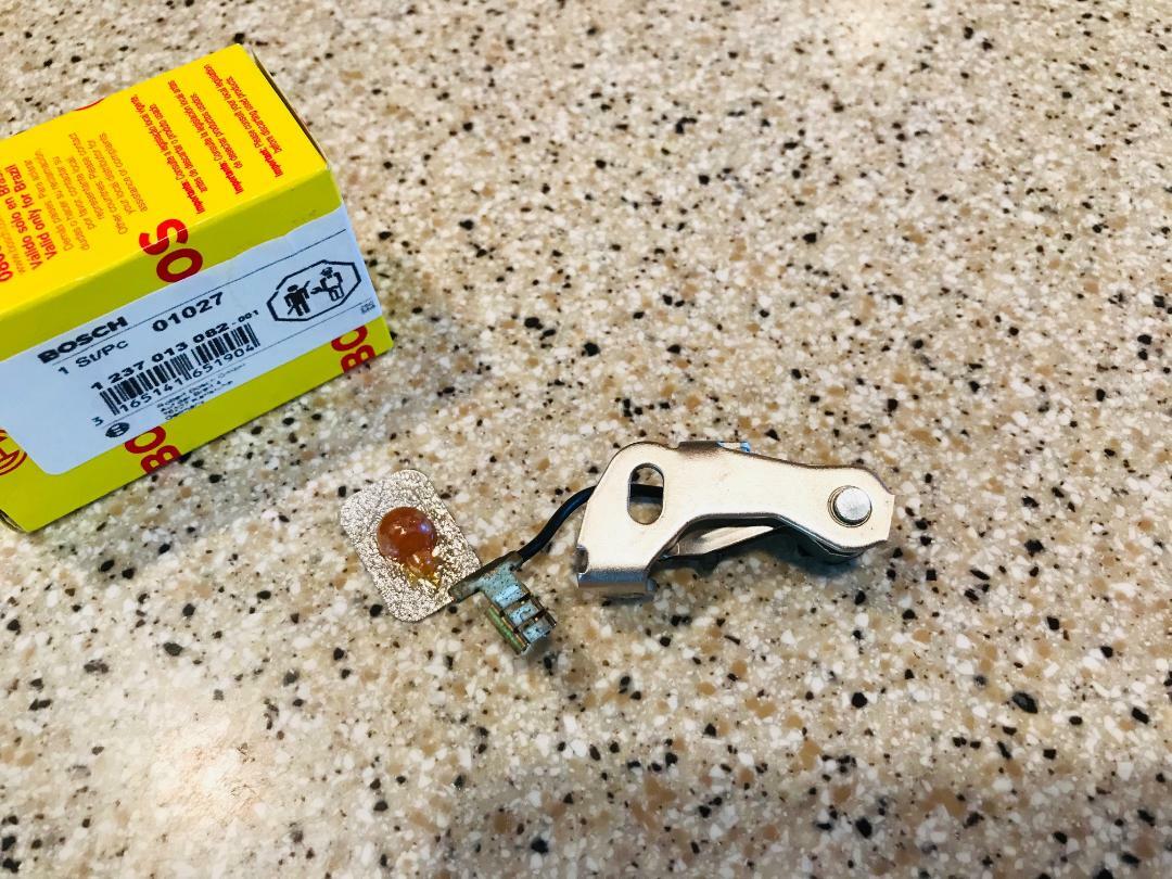 MERCEDES BENZ 0001582790 280SL 280SE IGNITION CONTACT POINTS SET 
