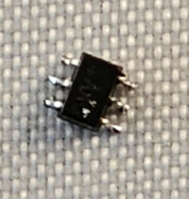 MAX3371EXT-T Maxim SC70-6 Voltage Level Translator 1µA 2Mbps 2.5 V to 5.5 V