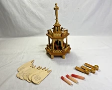 Richard Glaesser 13in Christmas Pyramid - Broken Latch